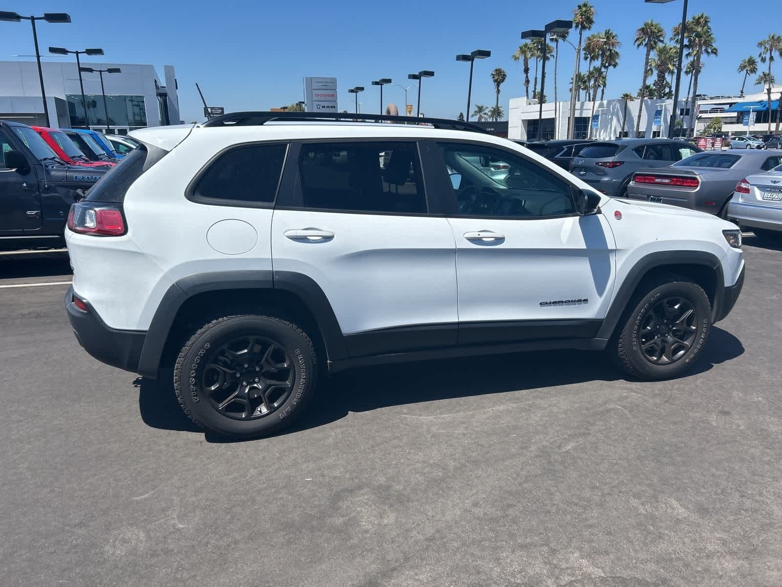 Thumbnail: 2022 Jeep Cherokee - 7