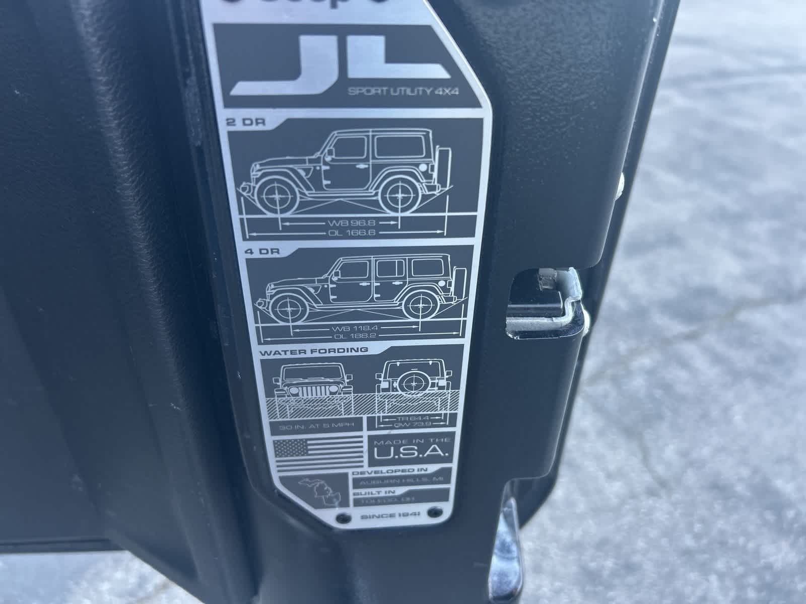 Thumbnail: 2021 Jeep Wrangler - 33