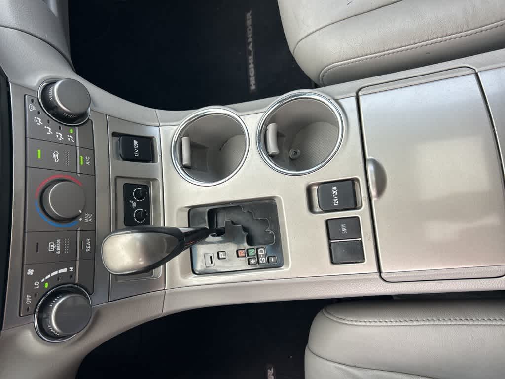 Thumbnail: 2013 Toyota Highlander - 35