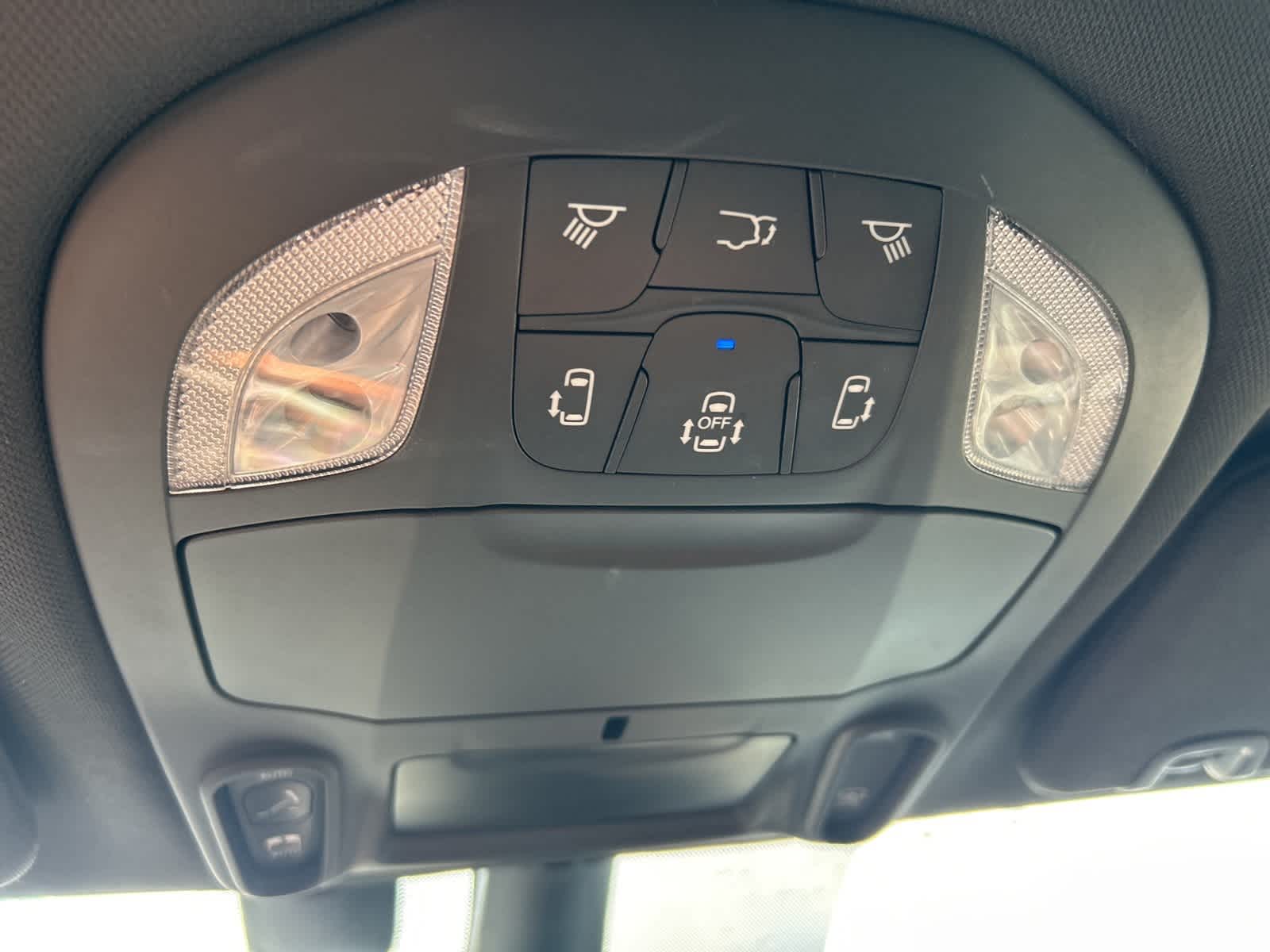 Thumbnail: 2022 Chrysler Pacifica - 44