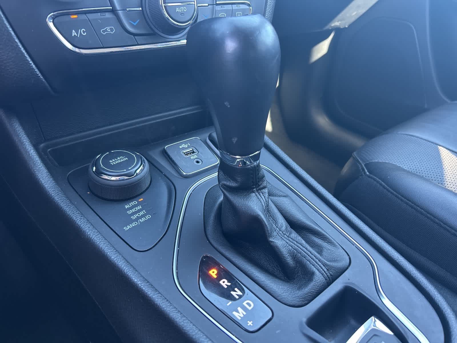 Thumbnail: 2022 Jeep Cherokee - 42