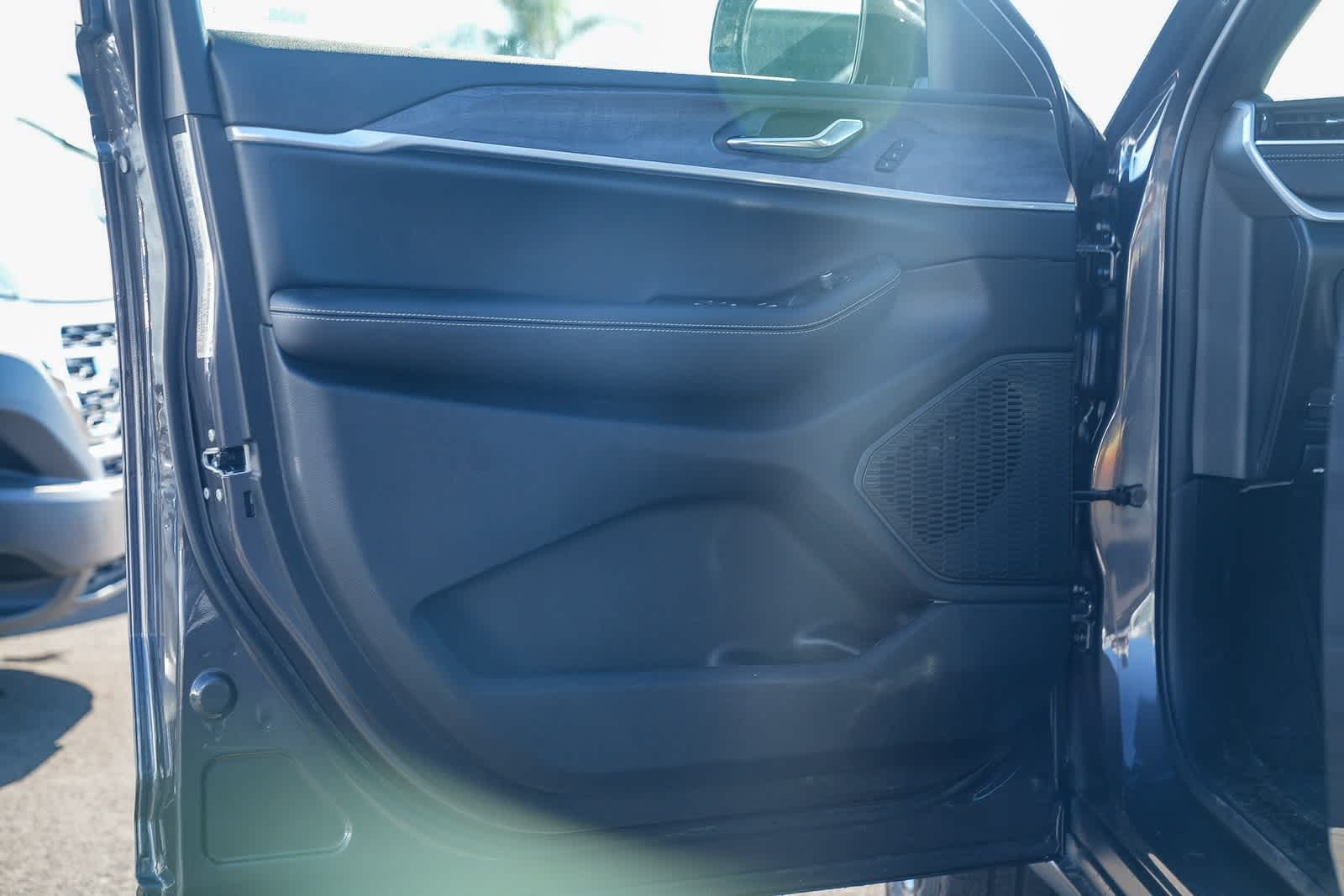 Thumbnail: 2025 Jeep Grand Cherokee - 21