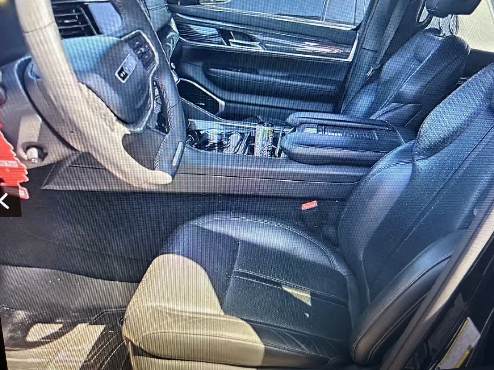 Thumbnail: 2022 Jeep Wagoneer - 9