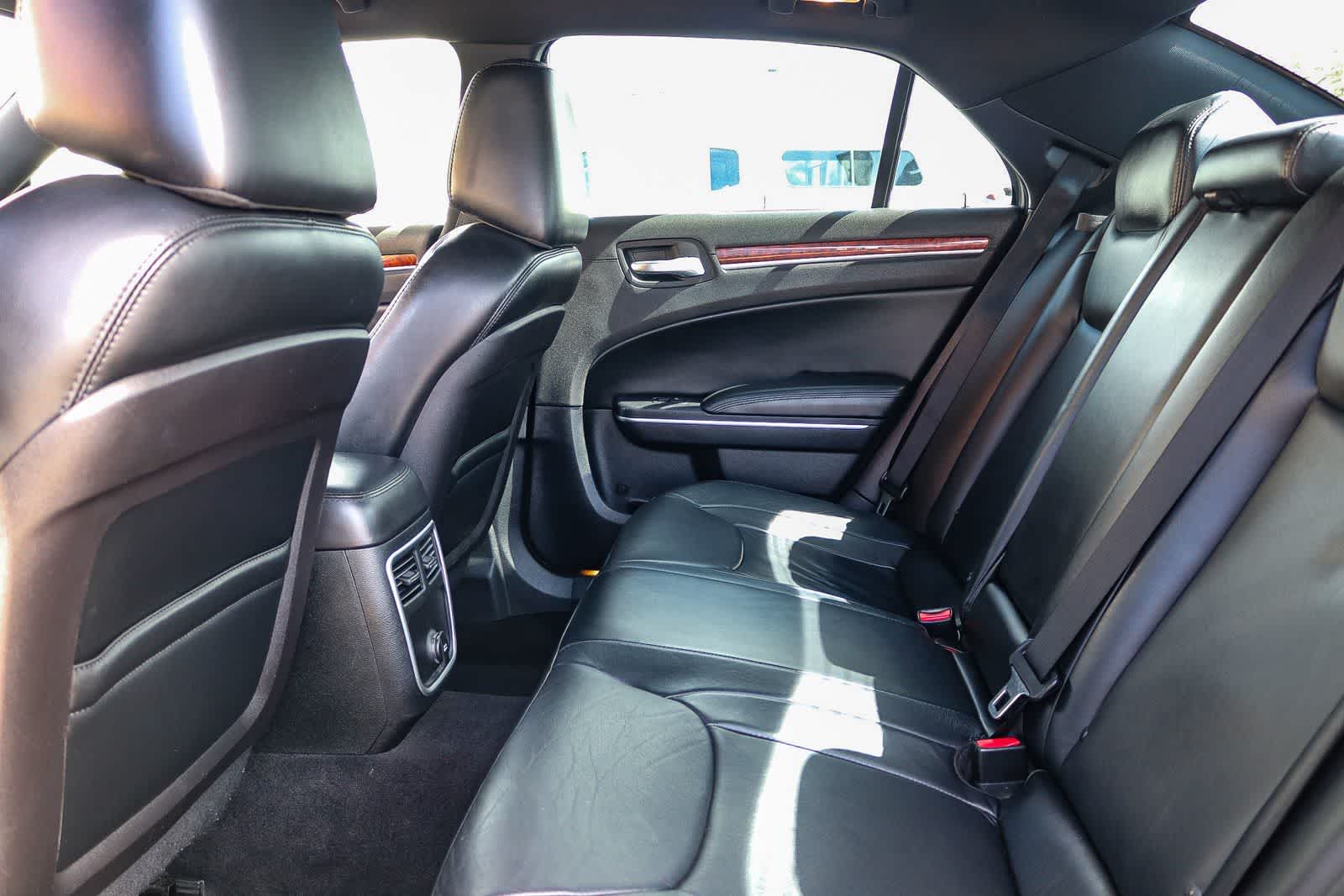 Thumbnail: 2014 Chrysler 300 - 18