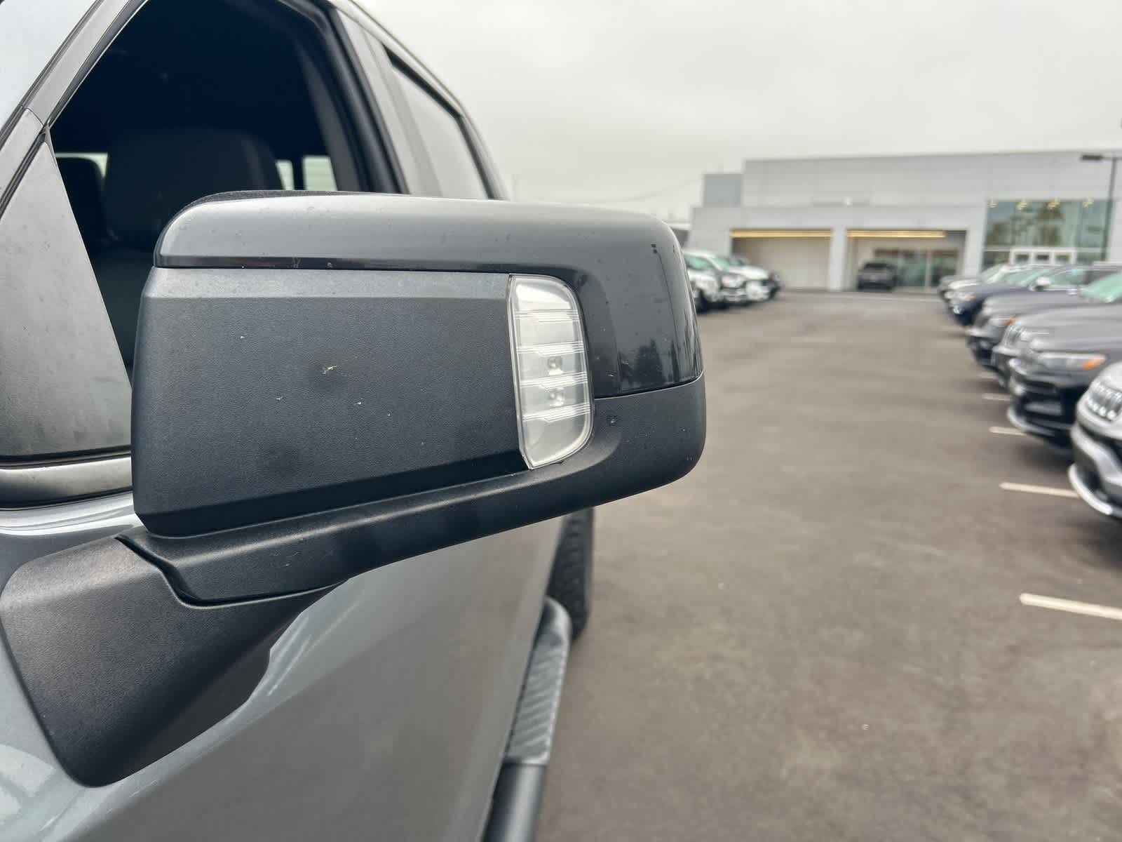 Thumbnail: 2020 Chevrolet Silverado 1500 - 17