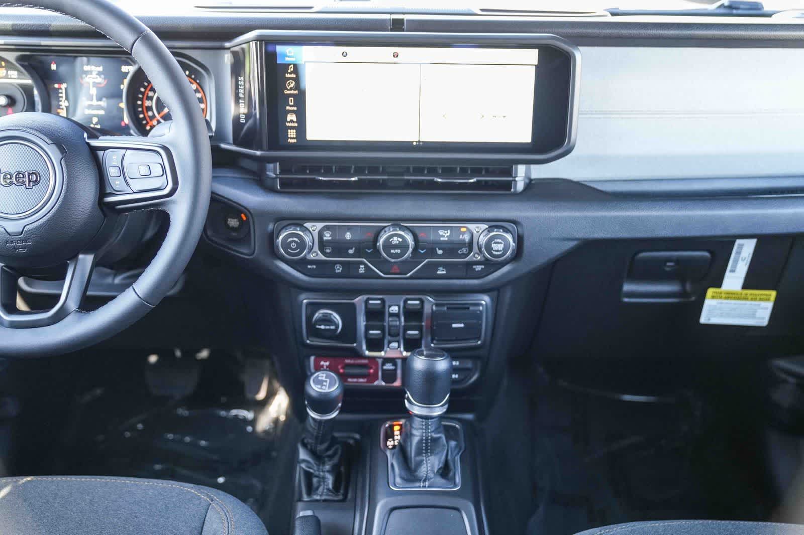 Thumbnail: 2026 Jeep Gladiator - 14