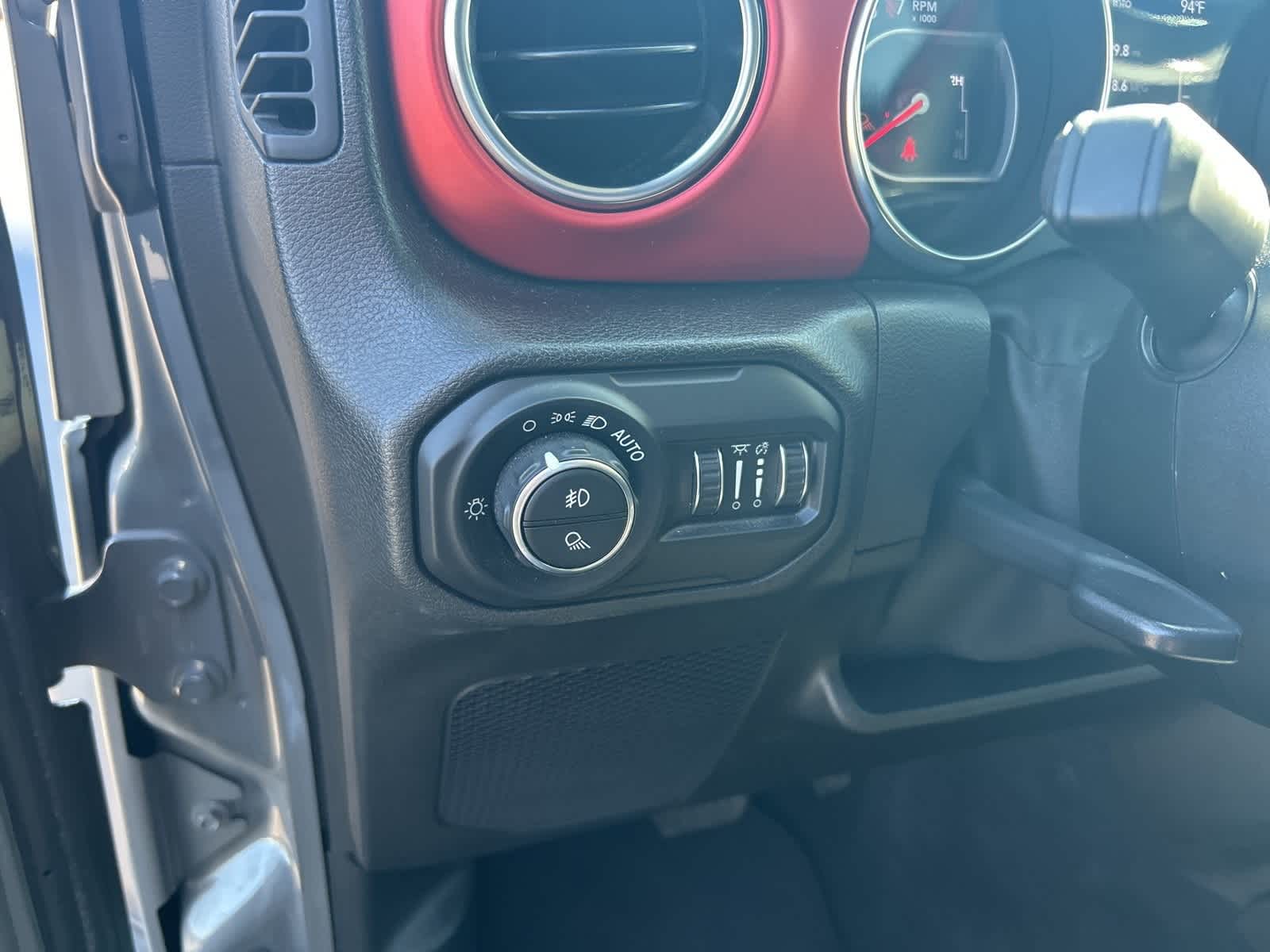 Thumbnail: 2021 Jeep Gladiator - 28