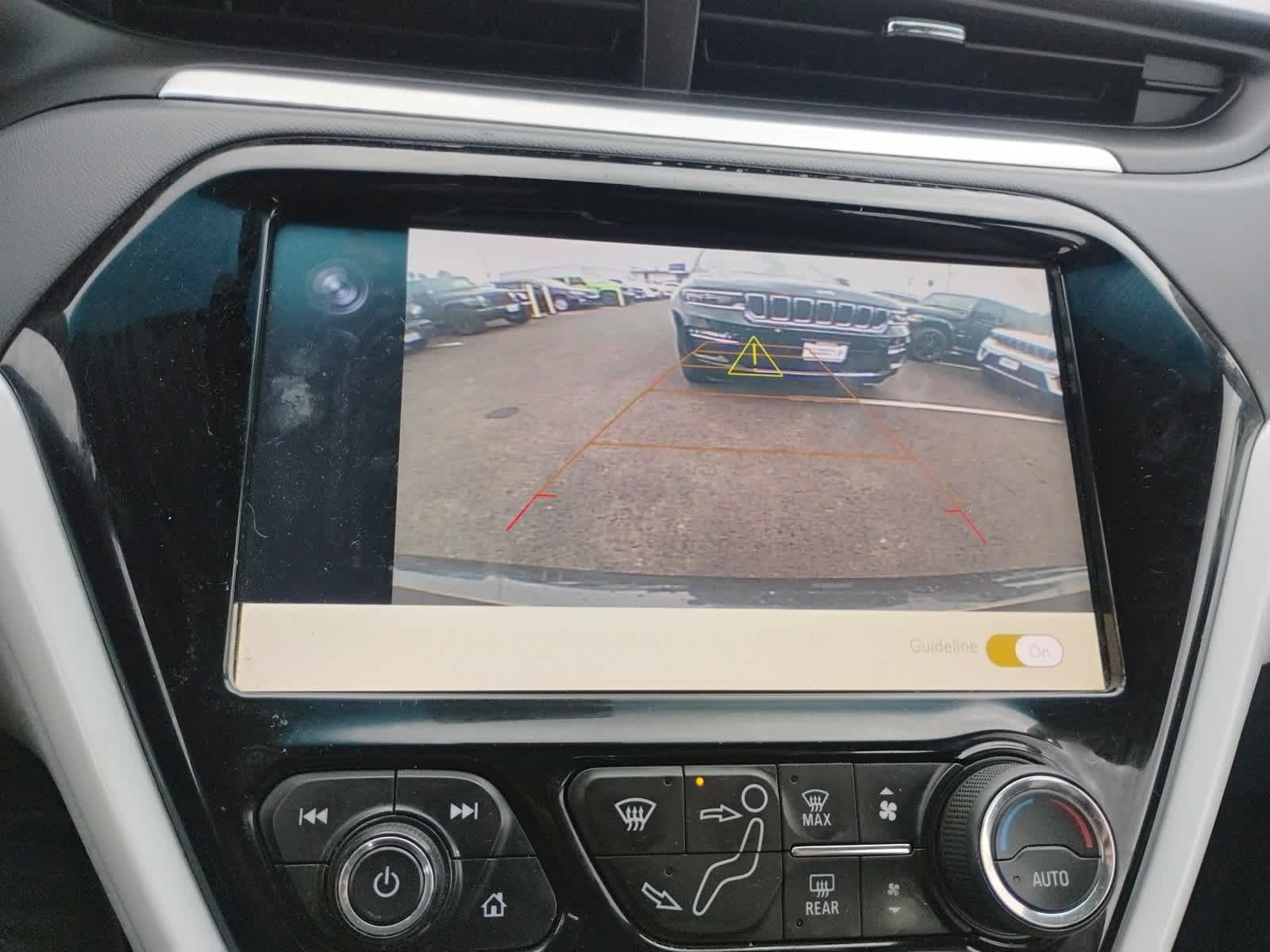 Thumbnail: 2017 Chevrolet Bolt EV - 9