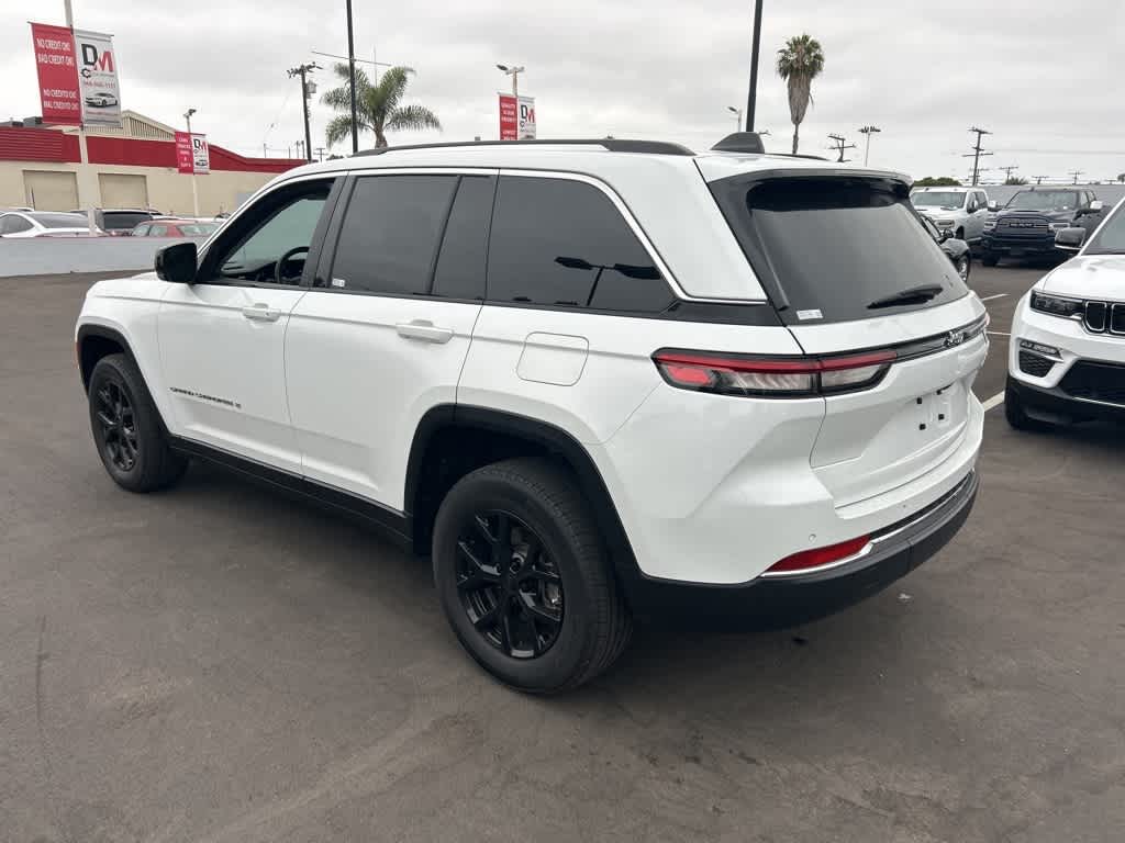 Thumbnail: 2022 Jeep Grand Cherokee - 3