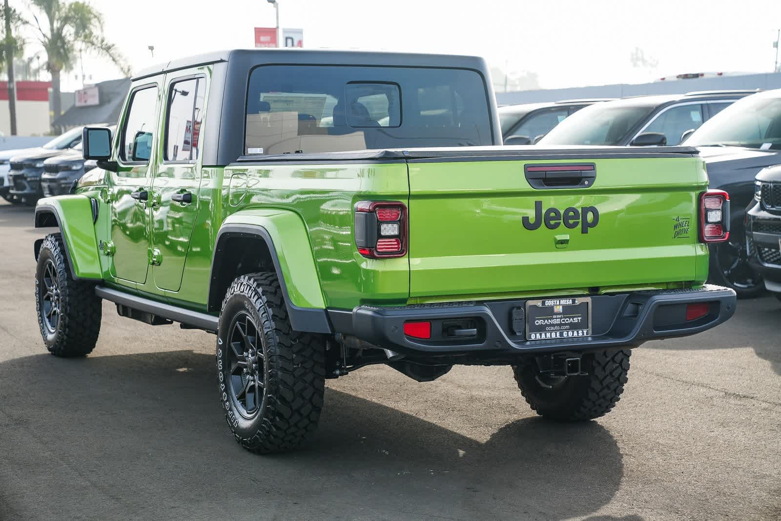 Thumbnail: 2026 Jeep Gladiator - 6