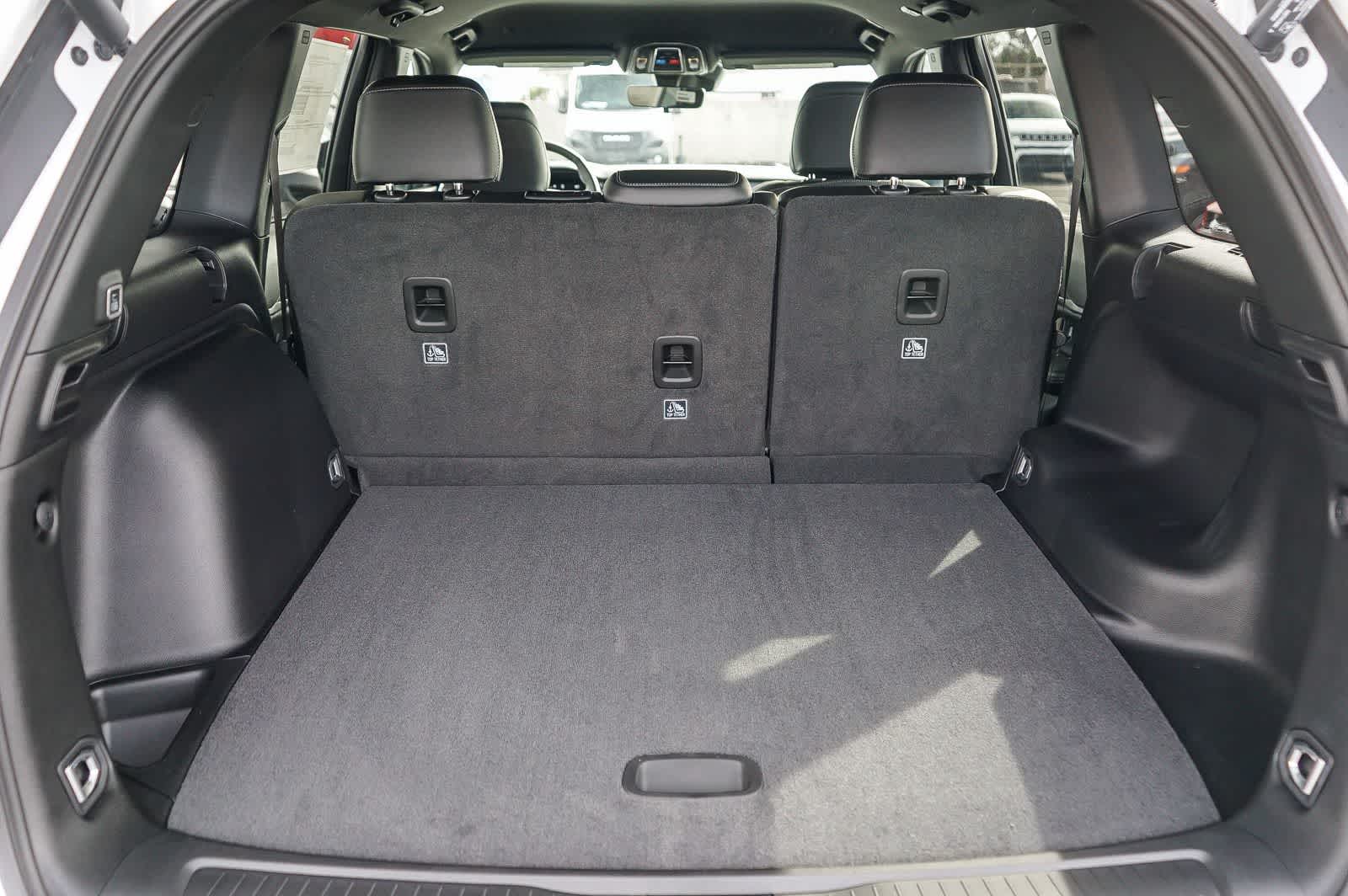 Thumbnail: 2026 Jeep Grand Cherokee - 11