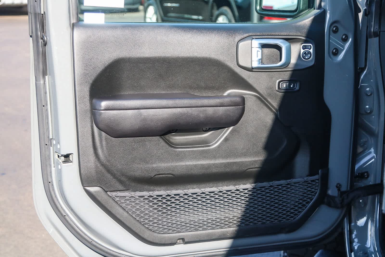 Thumbnail: 2021 Jeep Gladiator - 25