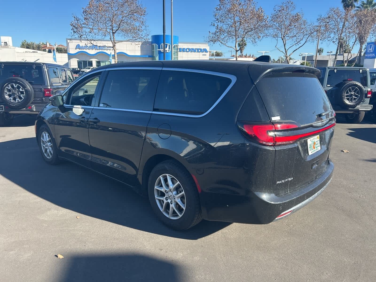 Thumbnail: 2024 Chrysler Pacifica - 4