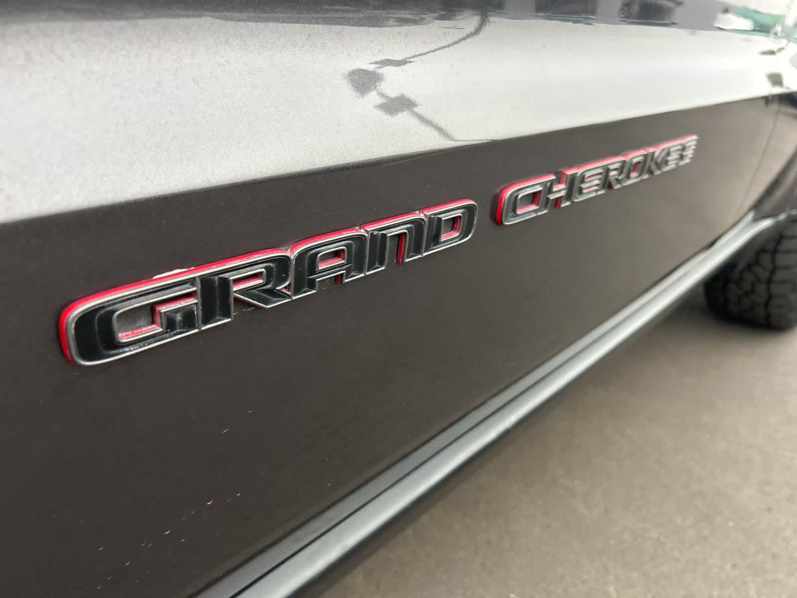 Thumbnail: 2017 Jeep Grand Cherokee - 15