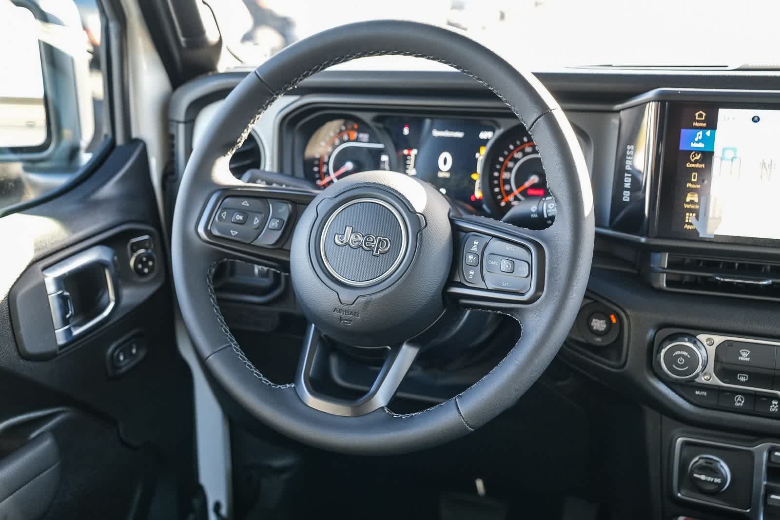 Thumbnail: 2026 Jeep Gladiator - 16