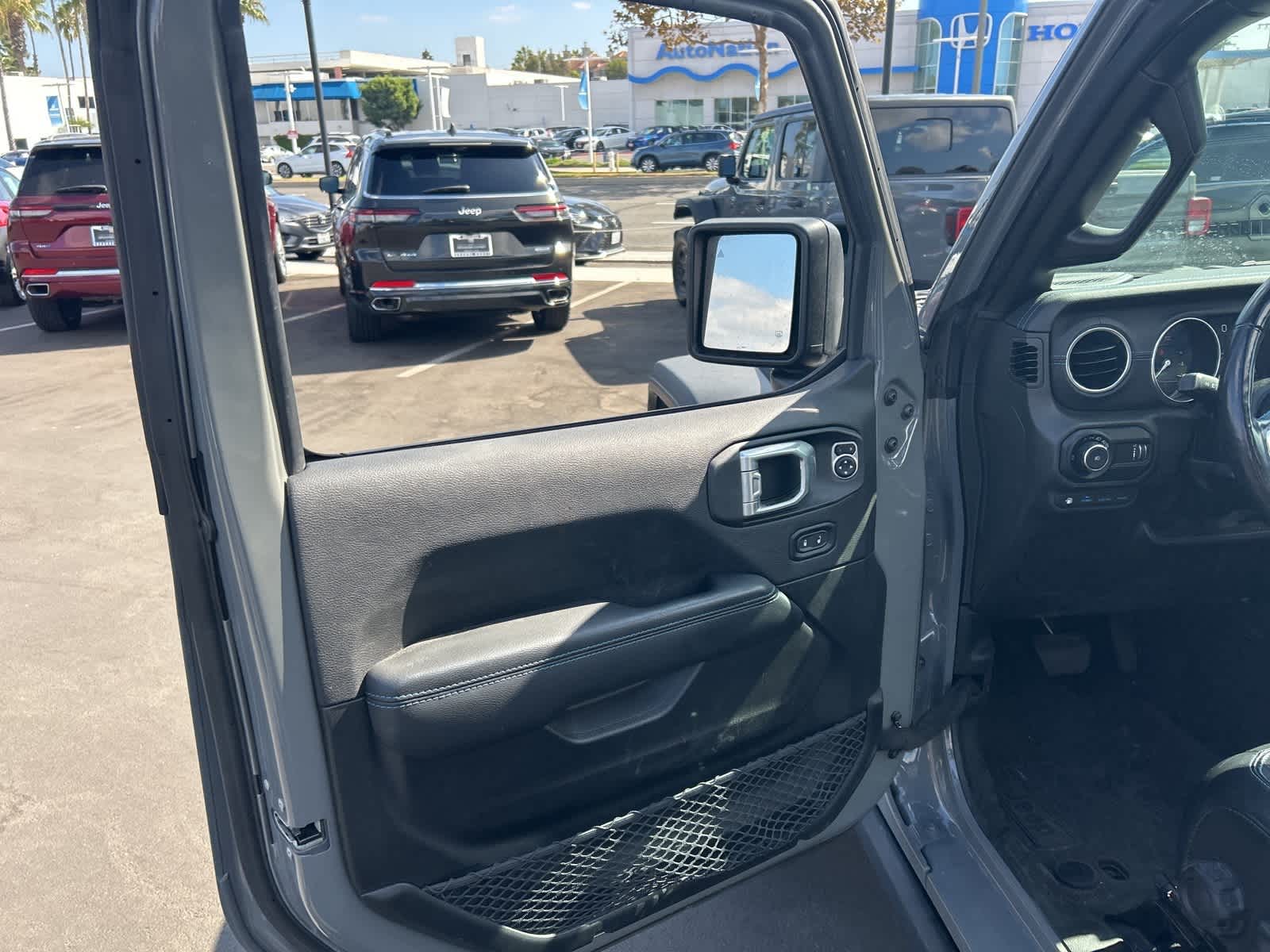 Thumbnail: 2023 Jeep Wrangler - 26