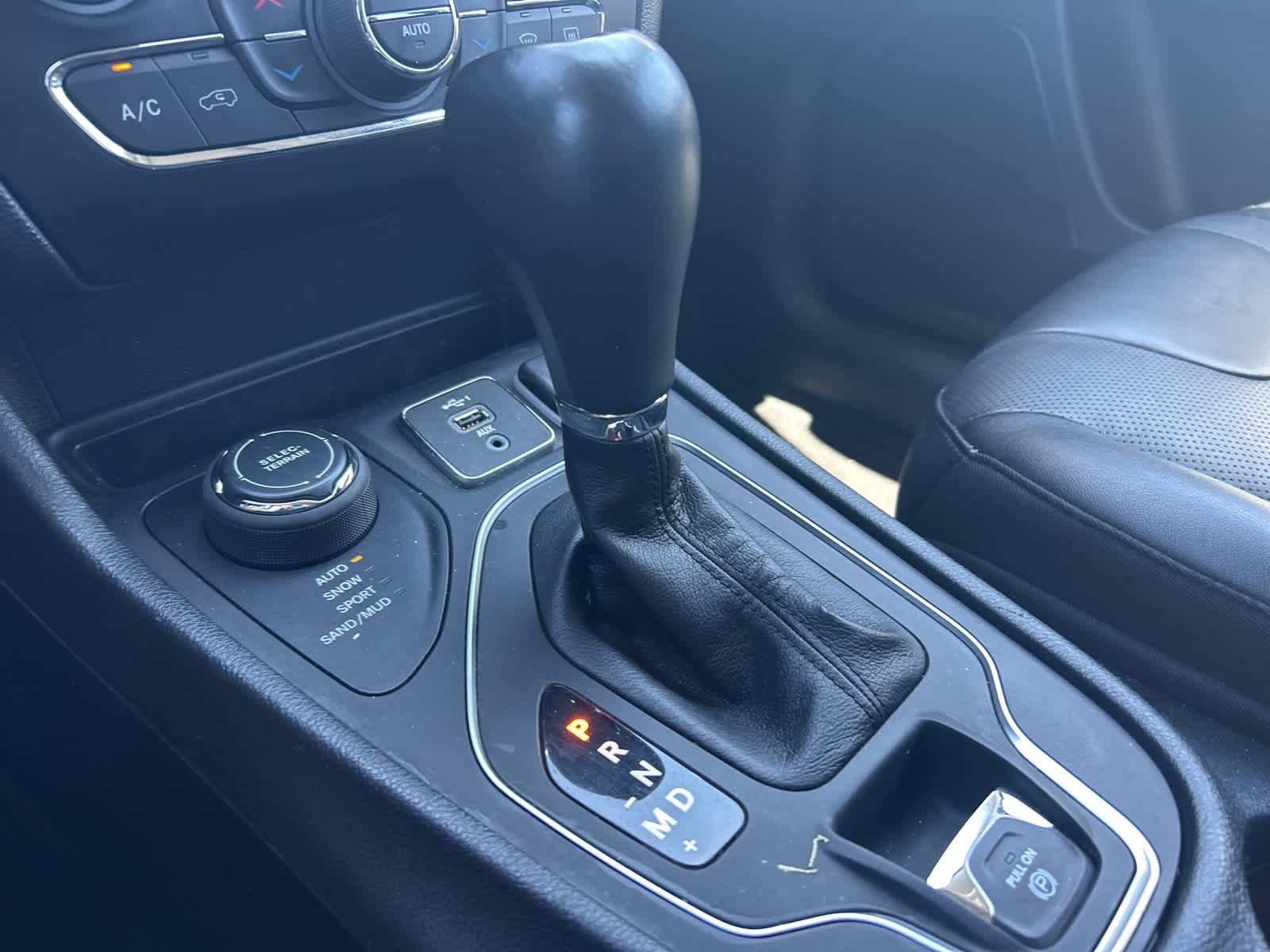 Thumbnail: 2022 Jeep Cherokee - 36