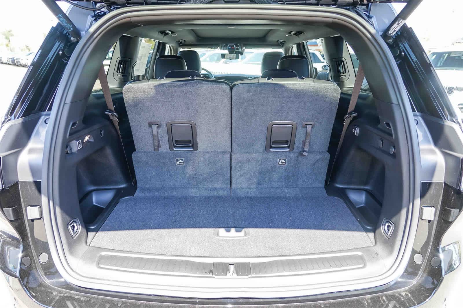 Thumbnail: 2025 Jeep Grand Cherokee L - 12