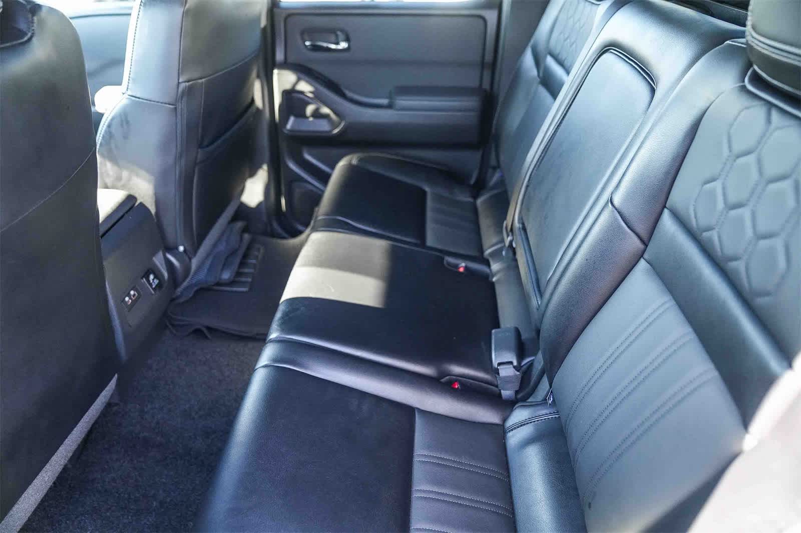 Thumbnail: 2024 Nissan Frontier - 16