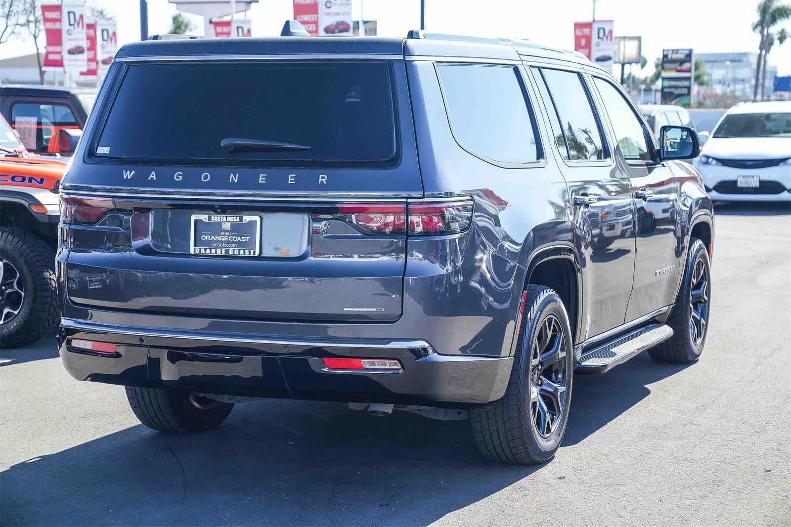 Thumbnail: 2022 Jeep Wagoneer - 4