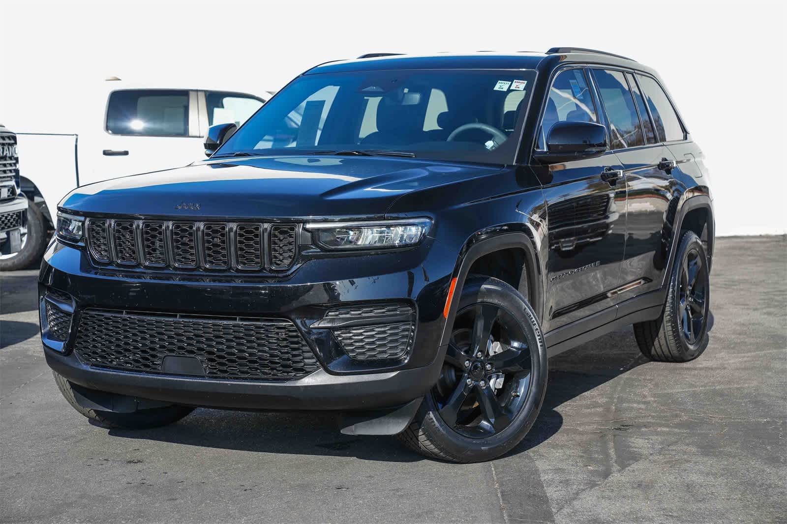 Thumbnail: 2023 Jeep Grand Cherokee - 1