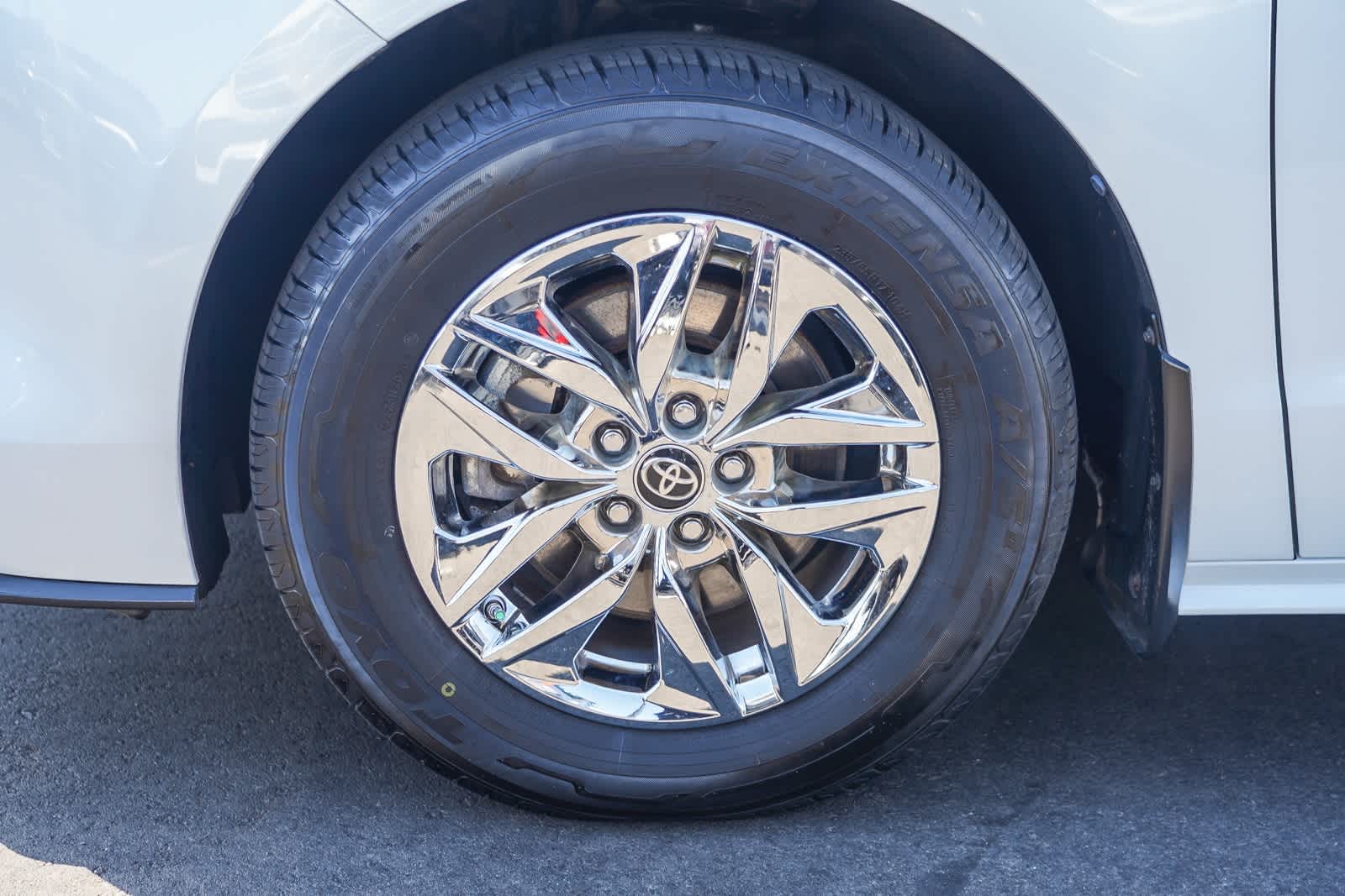 Thumbnail: 2022 Toyota Sienna - 10