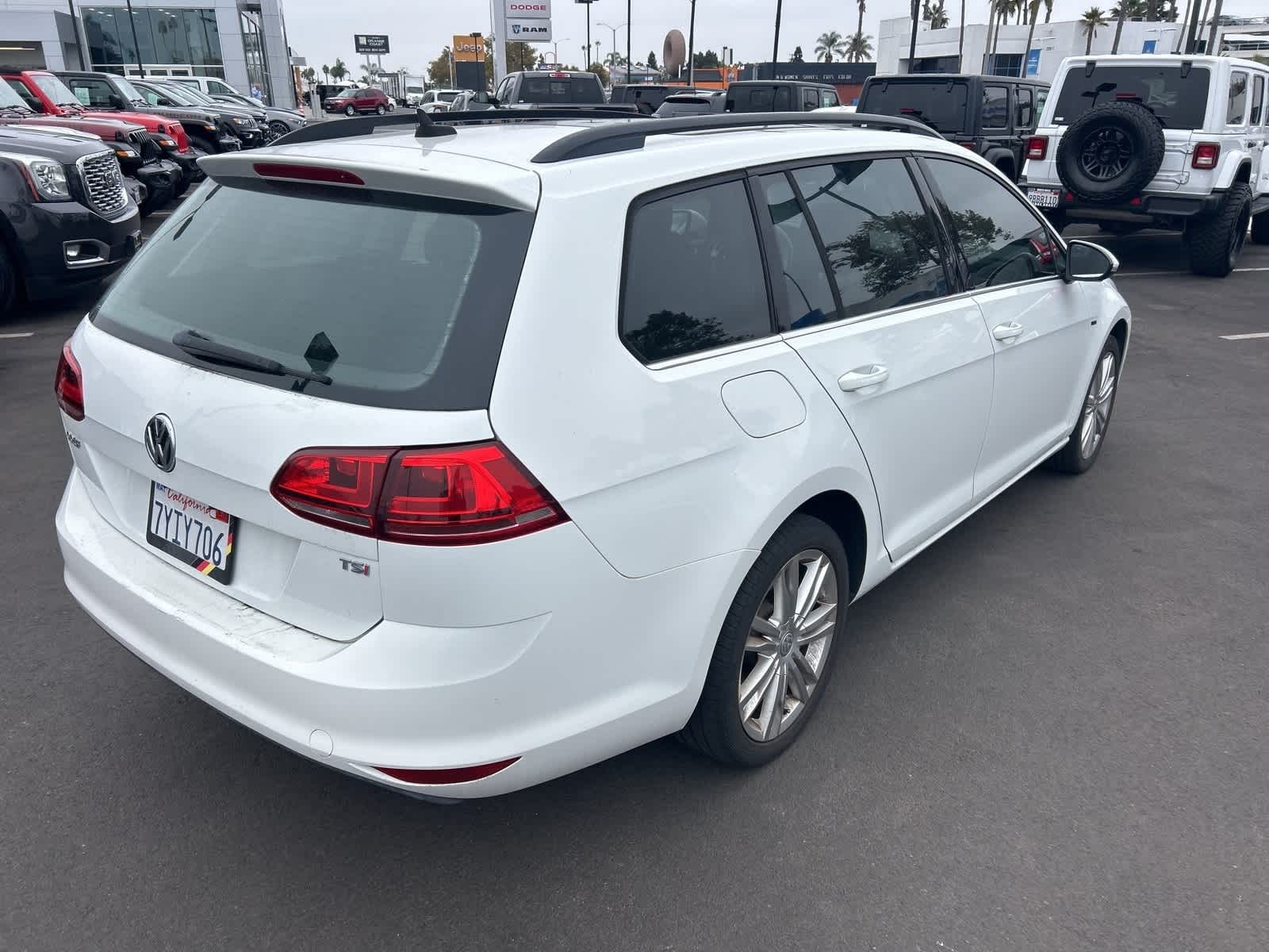 Thumbnail: 2016 Volkswagen e-Golf - 6