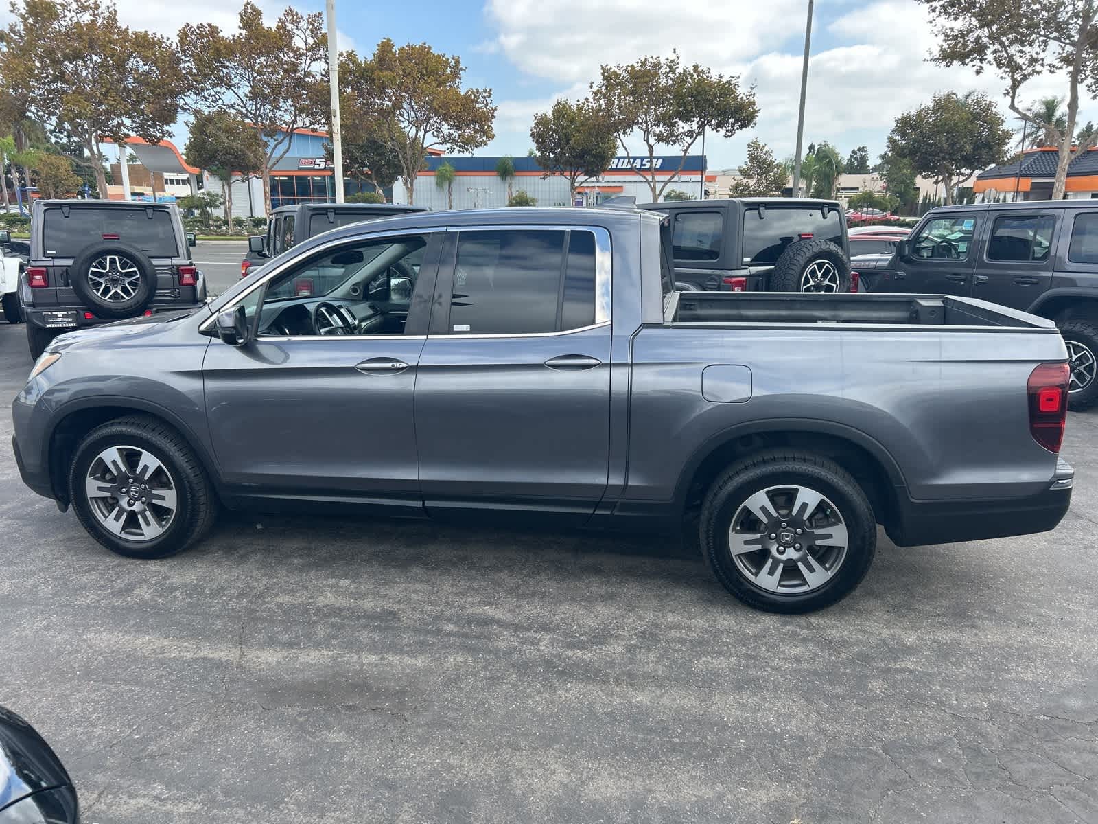 Thumbnail: 2017 Honda Ridgeline - 3