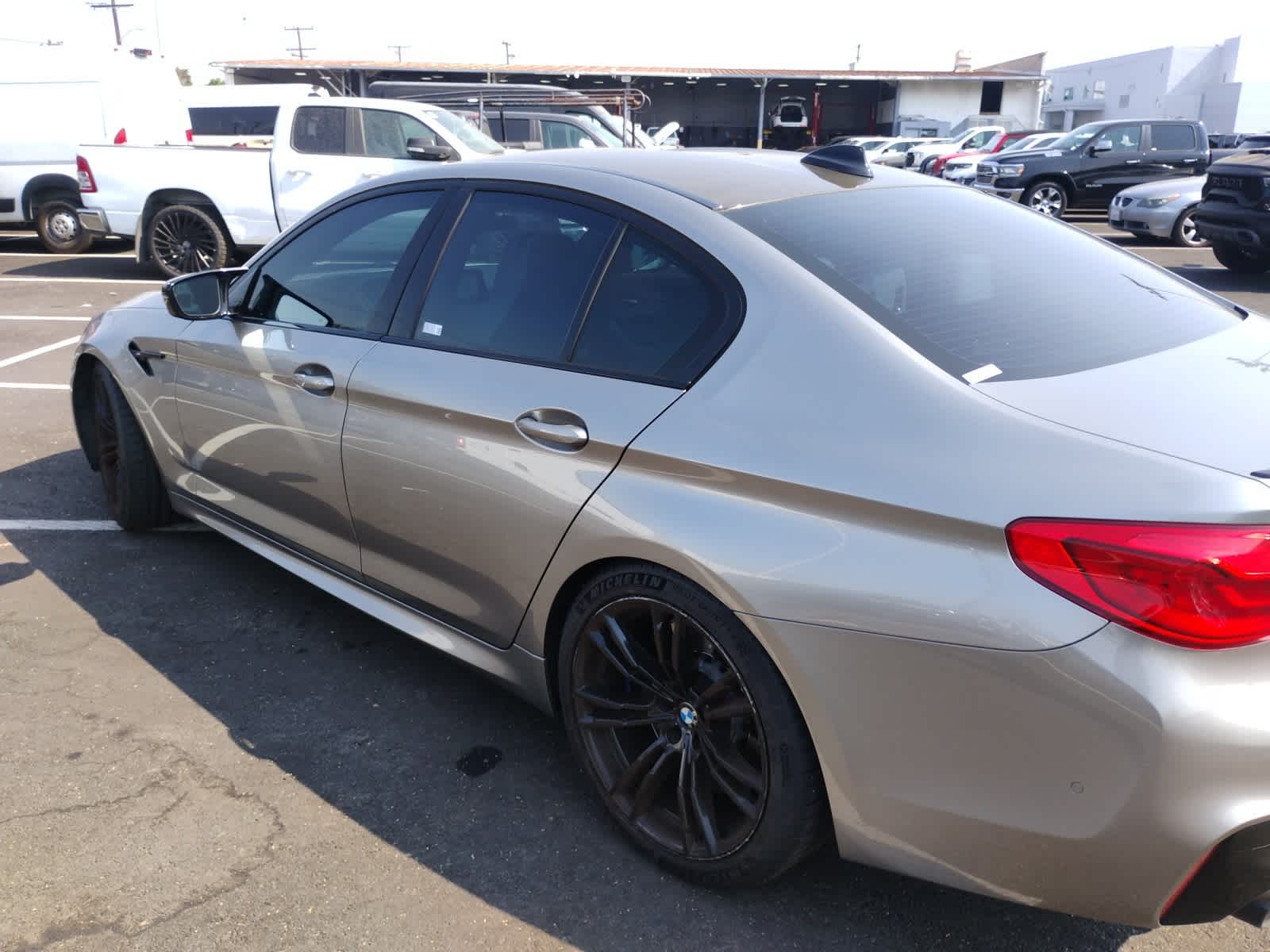 Thumbnail: 2019 BMW M5 - 9