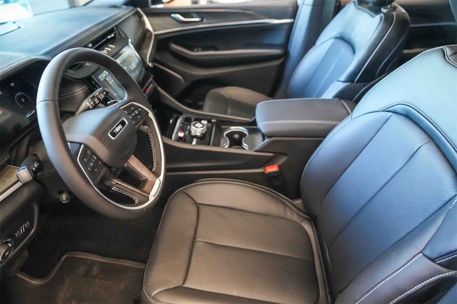 Thumbnail: 2026 Jeep Grand Cherokee - 19