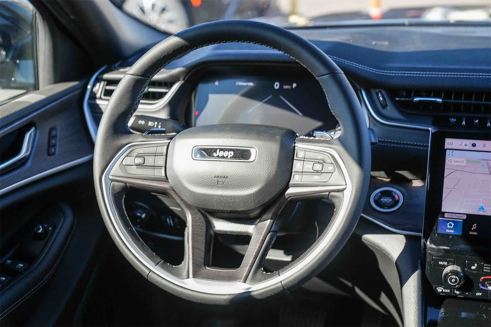 Thumbnail: 2025 Jeep Grand Cherokee - 15