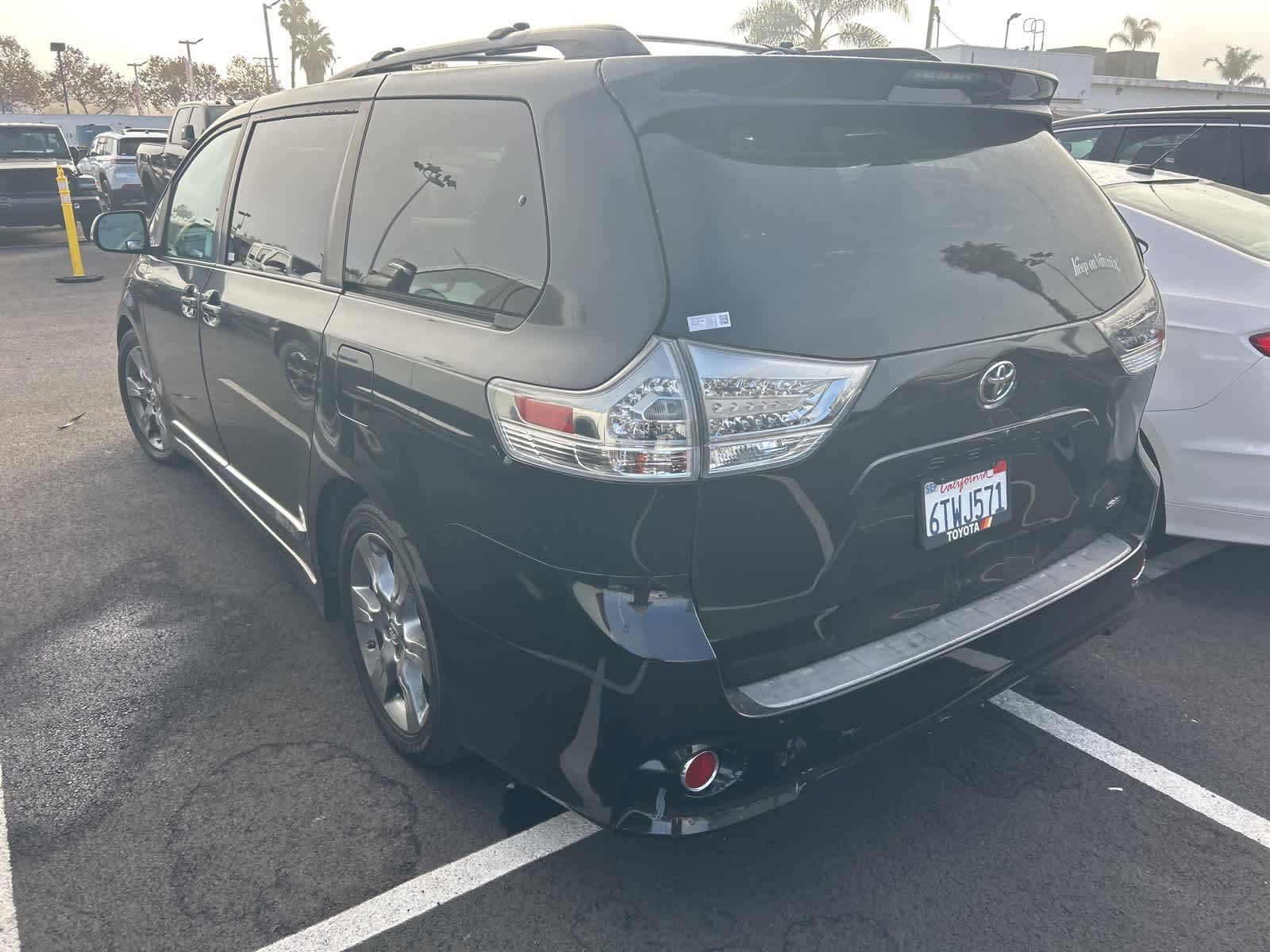 Thumbnail: 2011 Toyota Sienna - 6