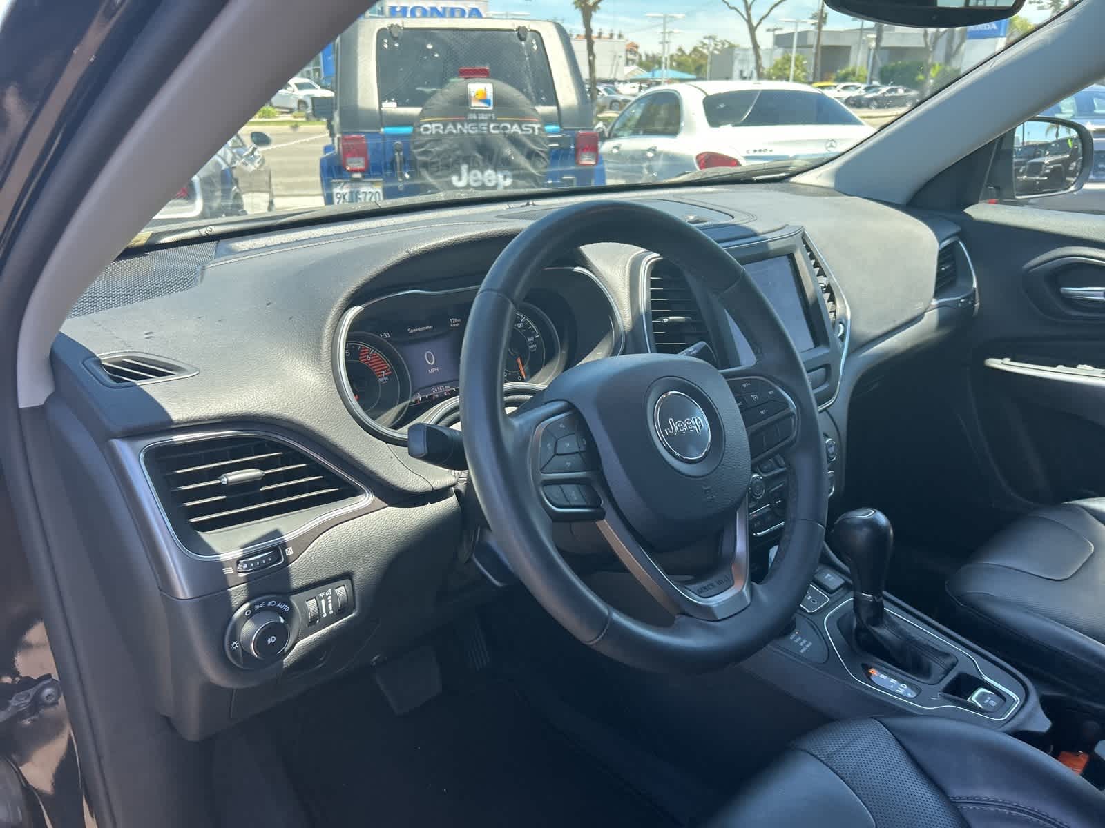 Thumbnail: 2022 Jeep Cherokee - 22
