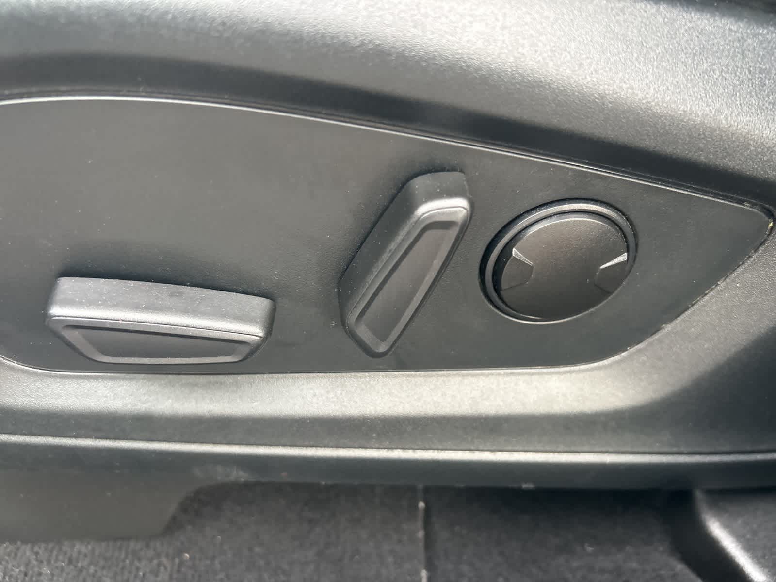 Thumbnail: 2022 Ford Explorer - 21