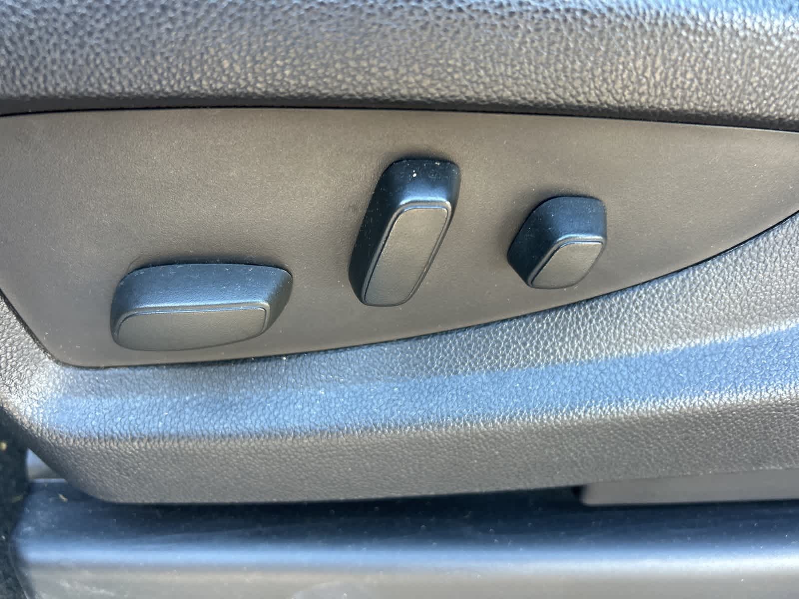 Thumbnail: 2015 Chevrolet Silverado 1500 - 21