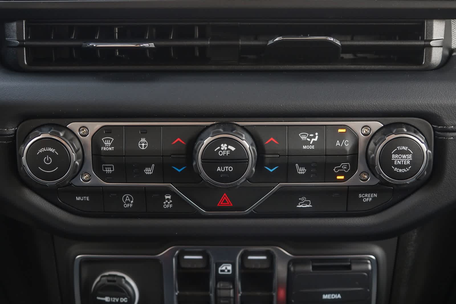 Thumbnail: 2025 Jeep Wrangler - 18