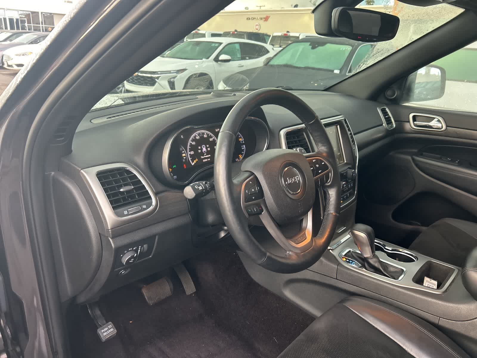 Thumbnail: 2017 Jeep Grand Cherokee - 19