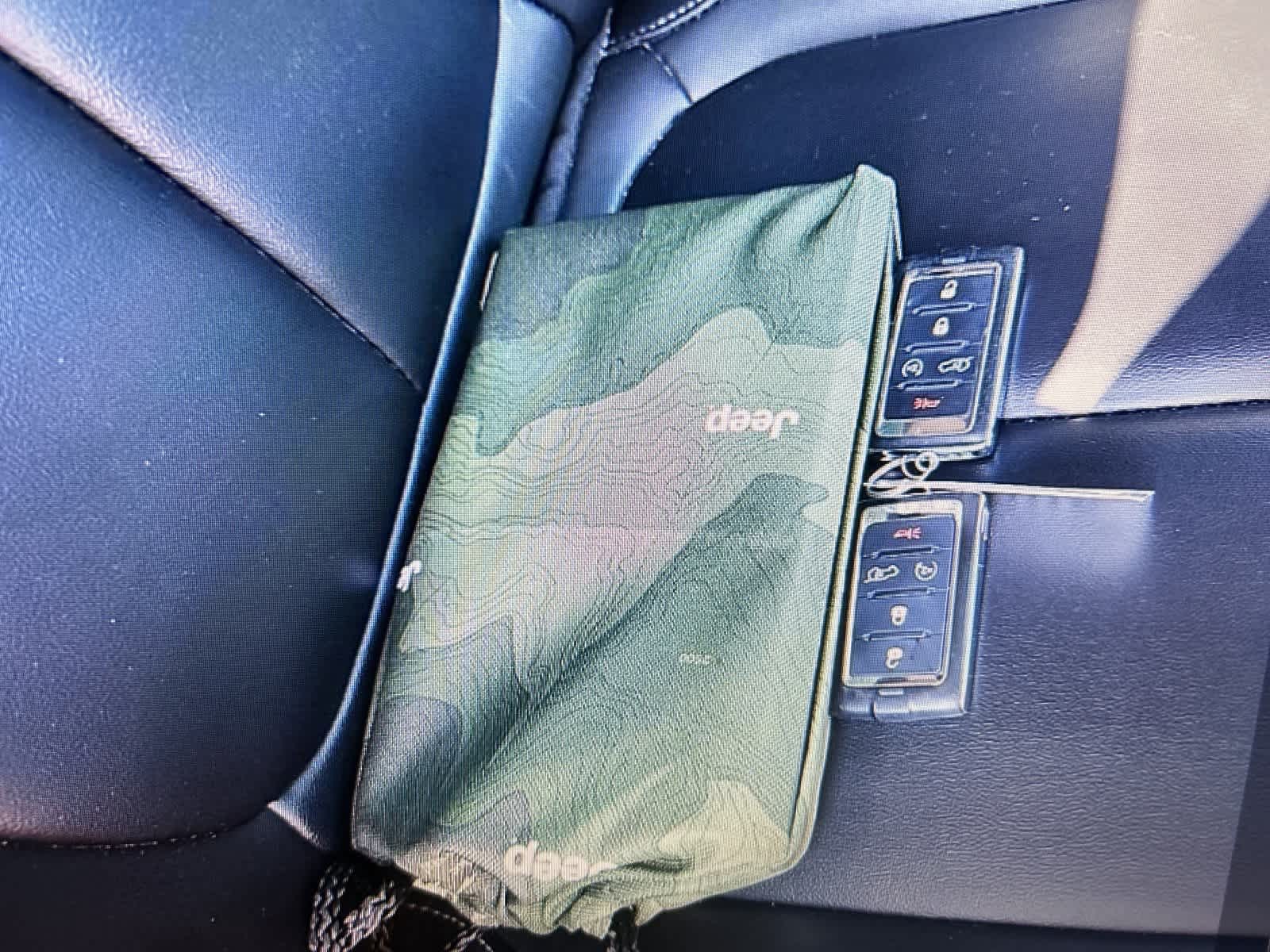 Thumbnail: 2023 Jeep Grand Cherokee - 10