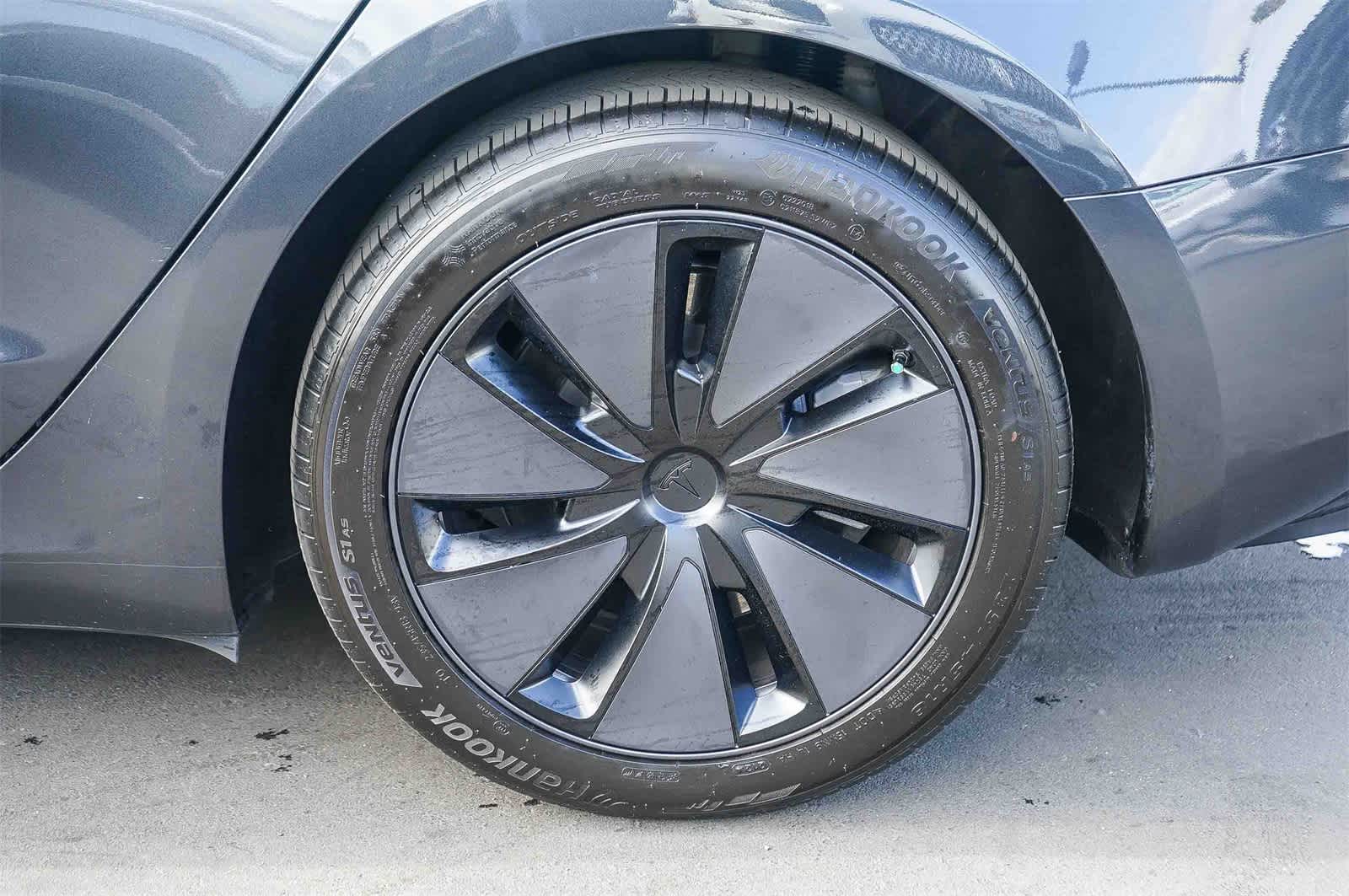 Thumbnail: 2024 Tesla Model 3 - 10