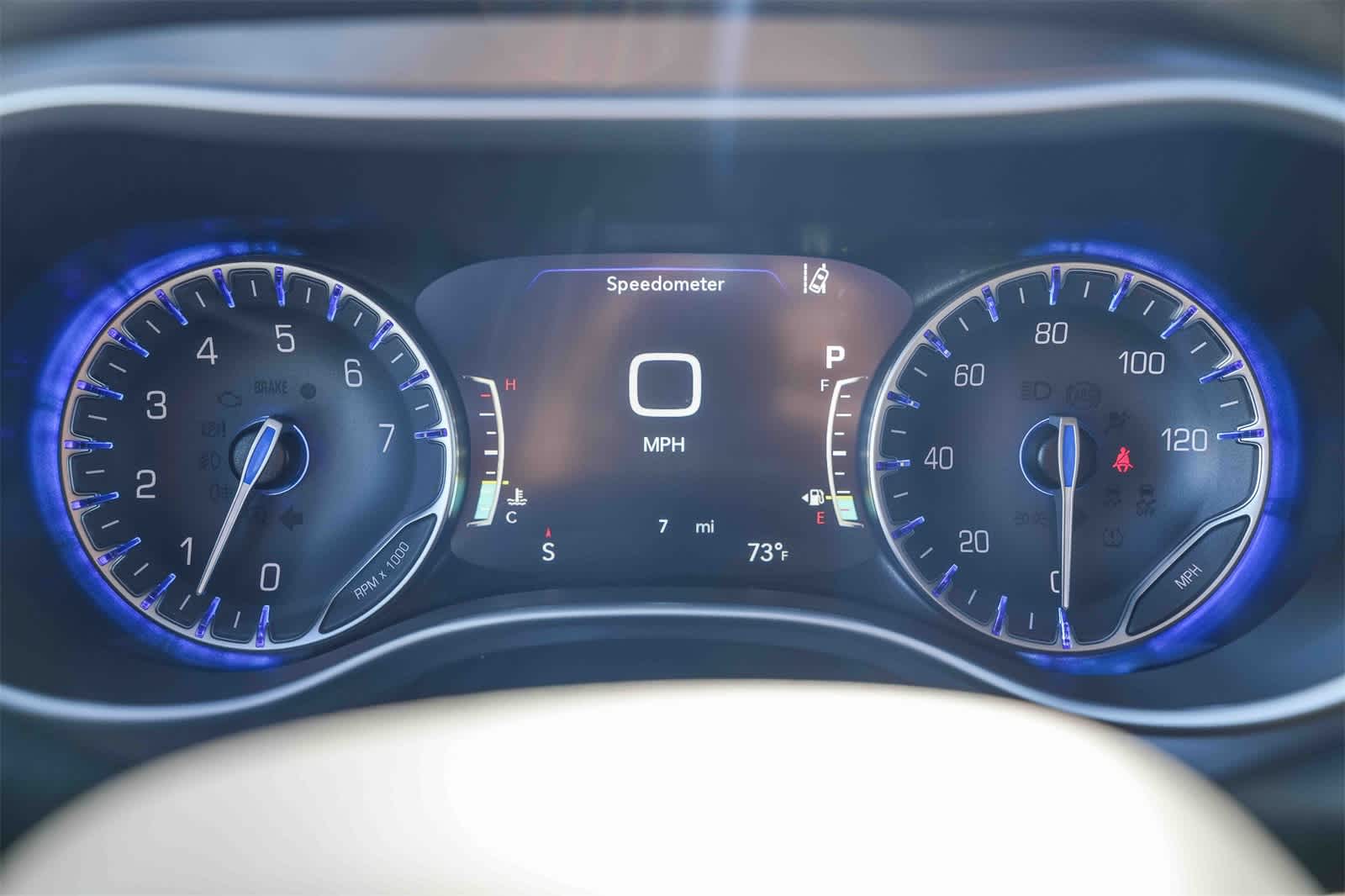 Thumbnail: 2026 Chrysler Voyager - 24