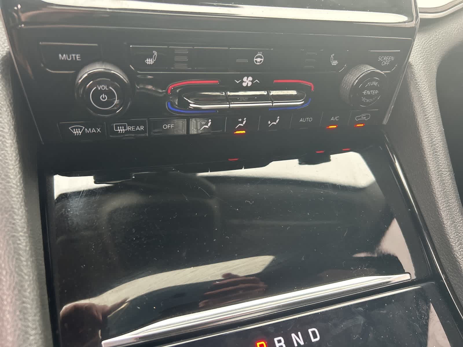 Thumbnail: 2022 Jeep Grand Cherokee - 44