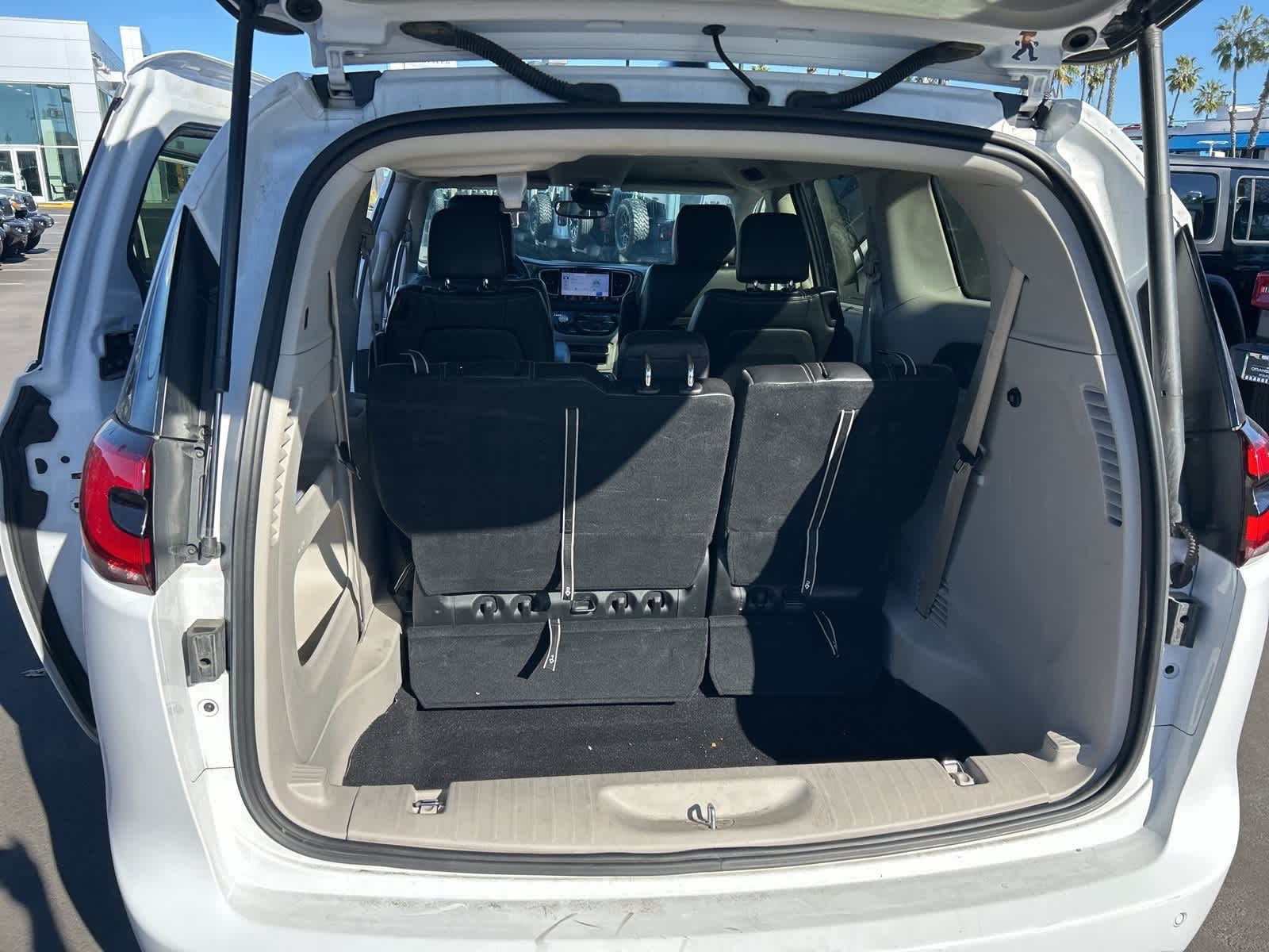 Thumbnail: 2024 Chrysler Pacifica - 19