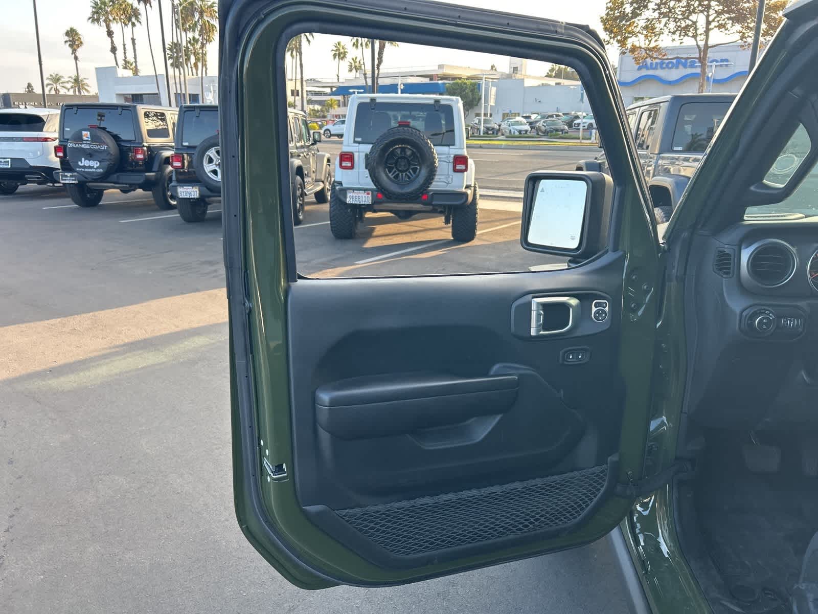 Thumbnail: 2021 Jeep Gladiator - 24