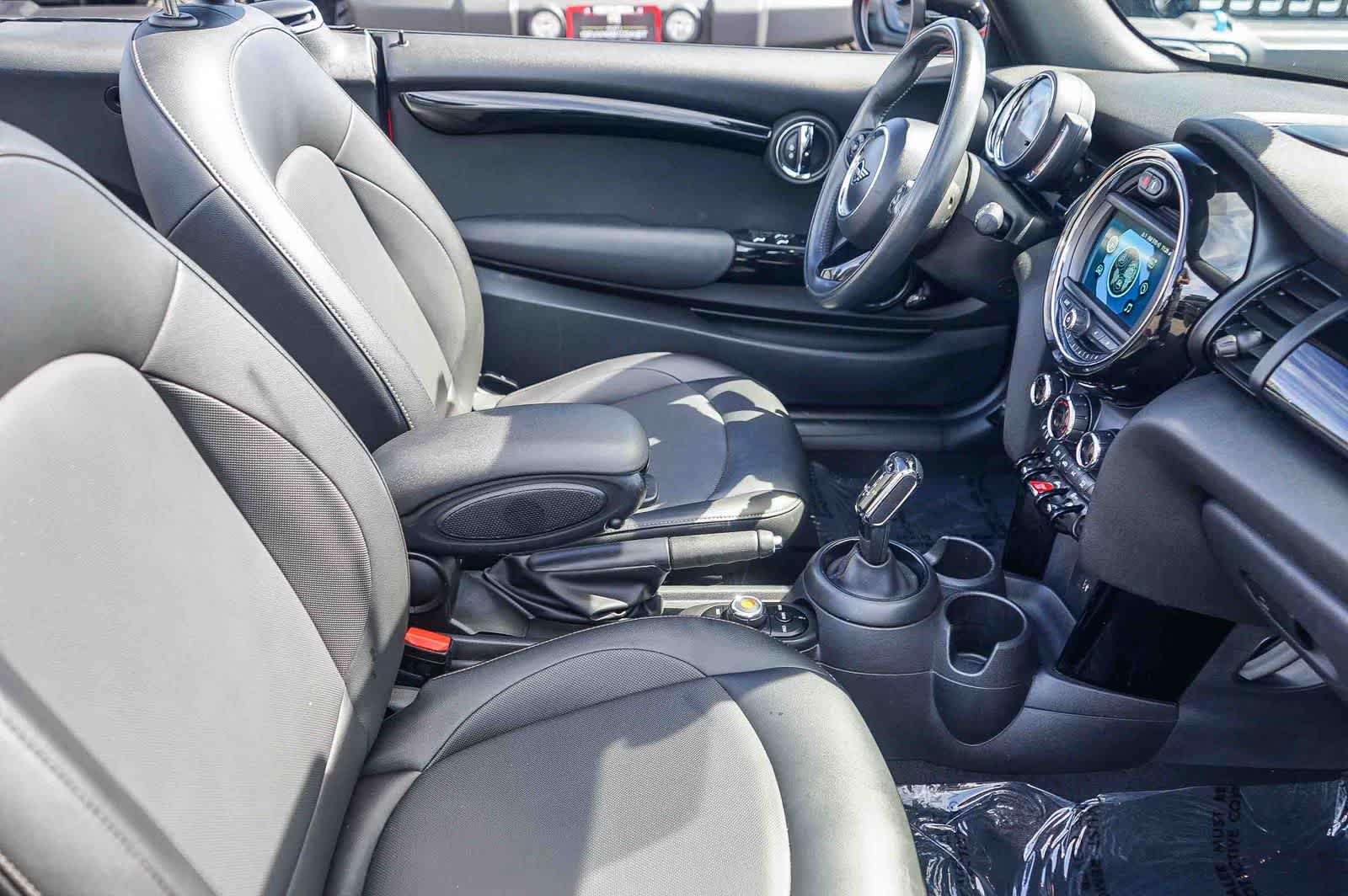 Thumbnail: 2021 MINI Cooper Convertible - 16