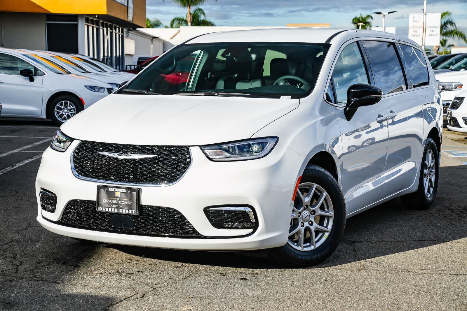 Thumbnail: 2026 Chrysler Pacifica - 1