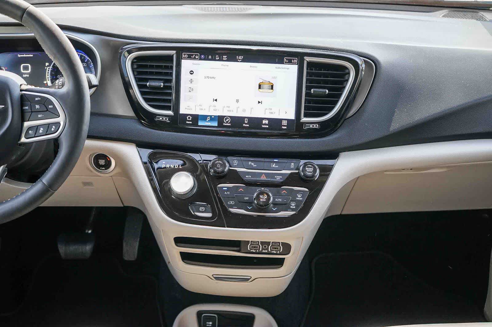 Thumbnail: 2024 Chrysler Pacifica - 11