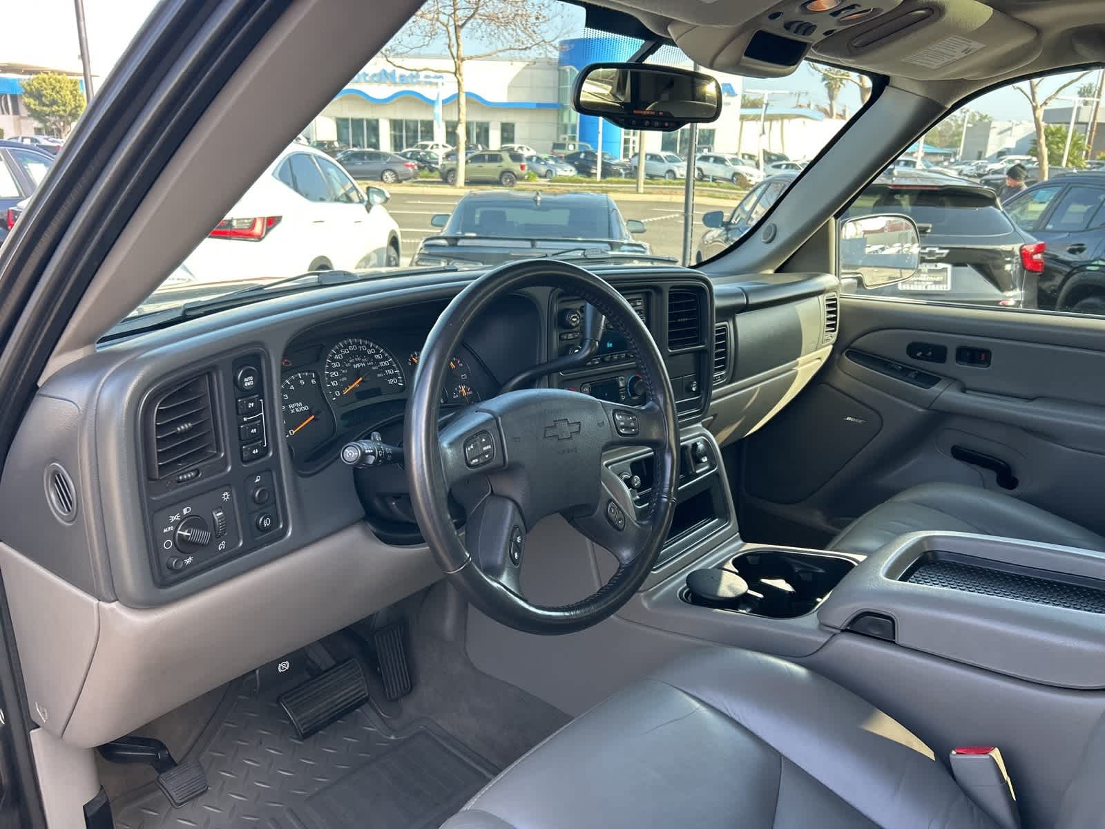 Thumbnail: 2005 Chevrolet Avalanche 1500 - 33