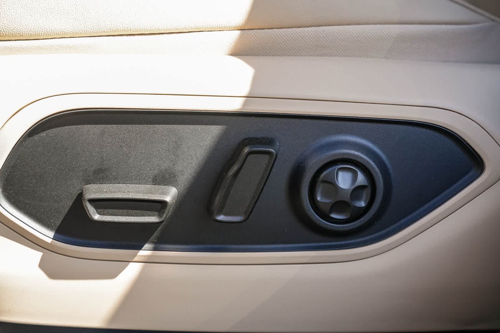 Thumbnail: 2025 Jeep Grand Cherokee - 23