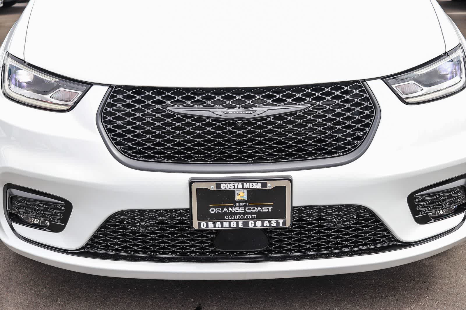 Thumbnail: 2026 Chrysler Pacifica - 9