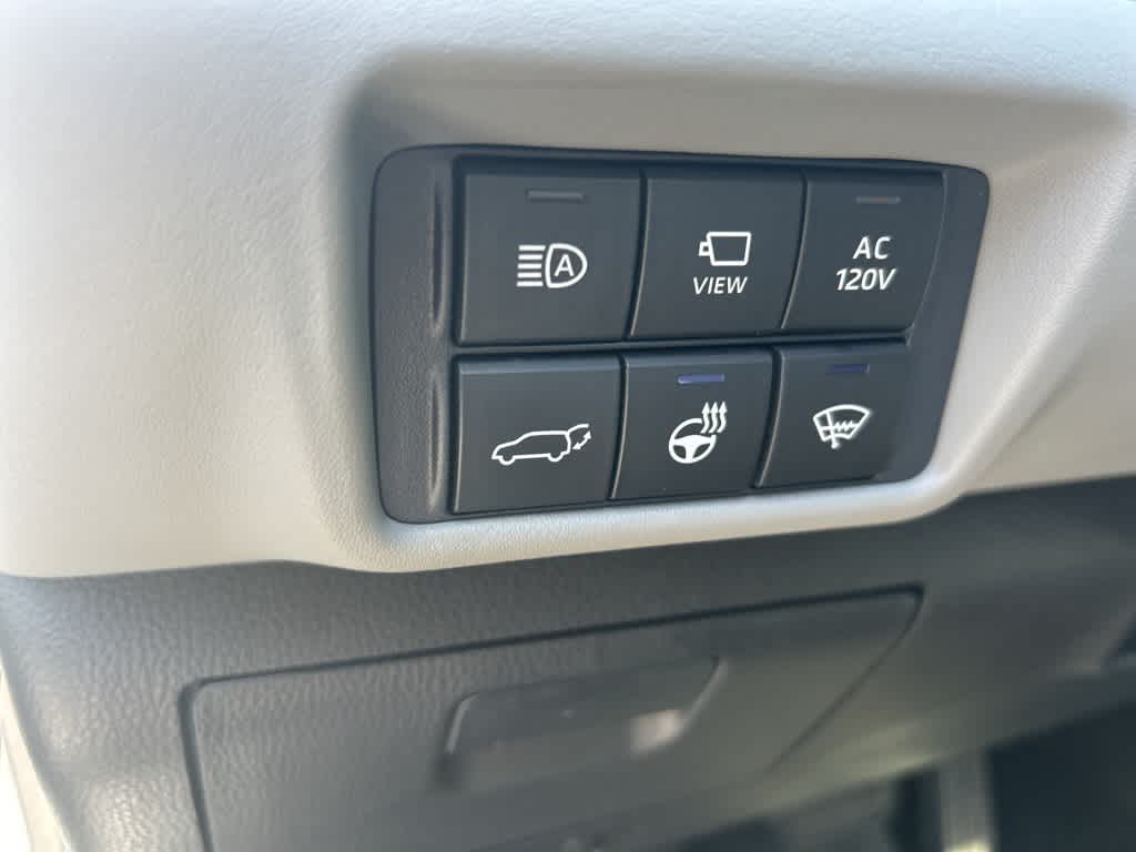 Thumbnail: 2021 Toyota Highlander - 36